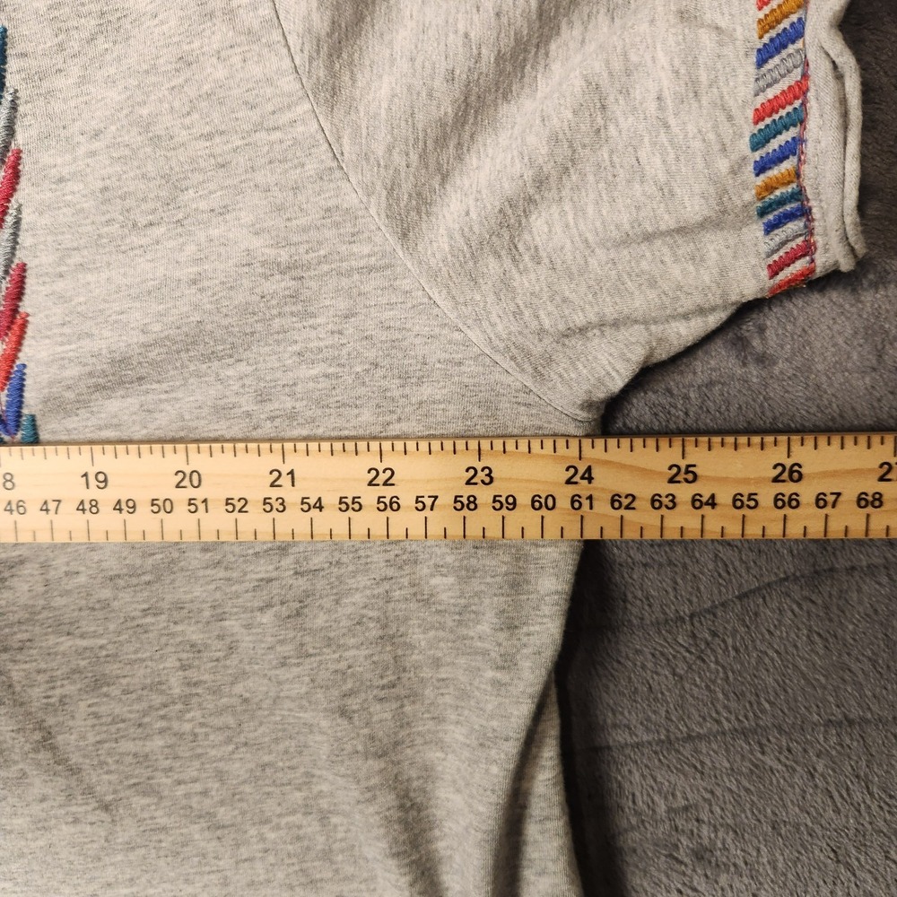 Johnny Was Gray V-Neck T-Shirt with Multicolor Geometric Embroidered Front - Picture 7 of 11
